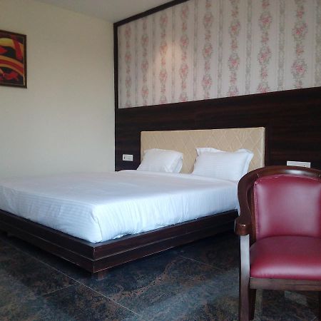מלון Rewa Residency מראה חיצוני תמונה